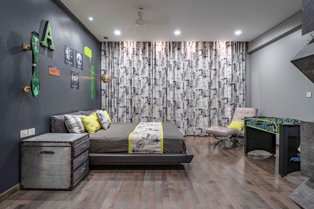 Teen Boys' Bedroom Desk Ideas - Designing a Space for Creativity and comfort