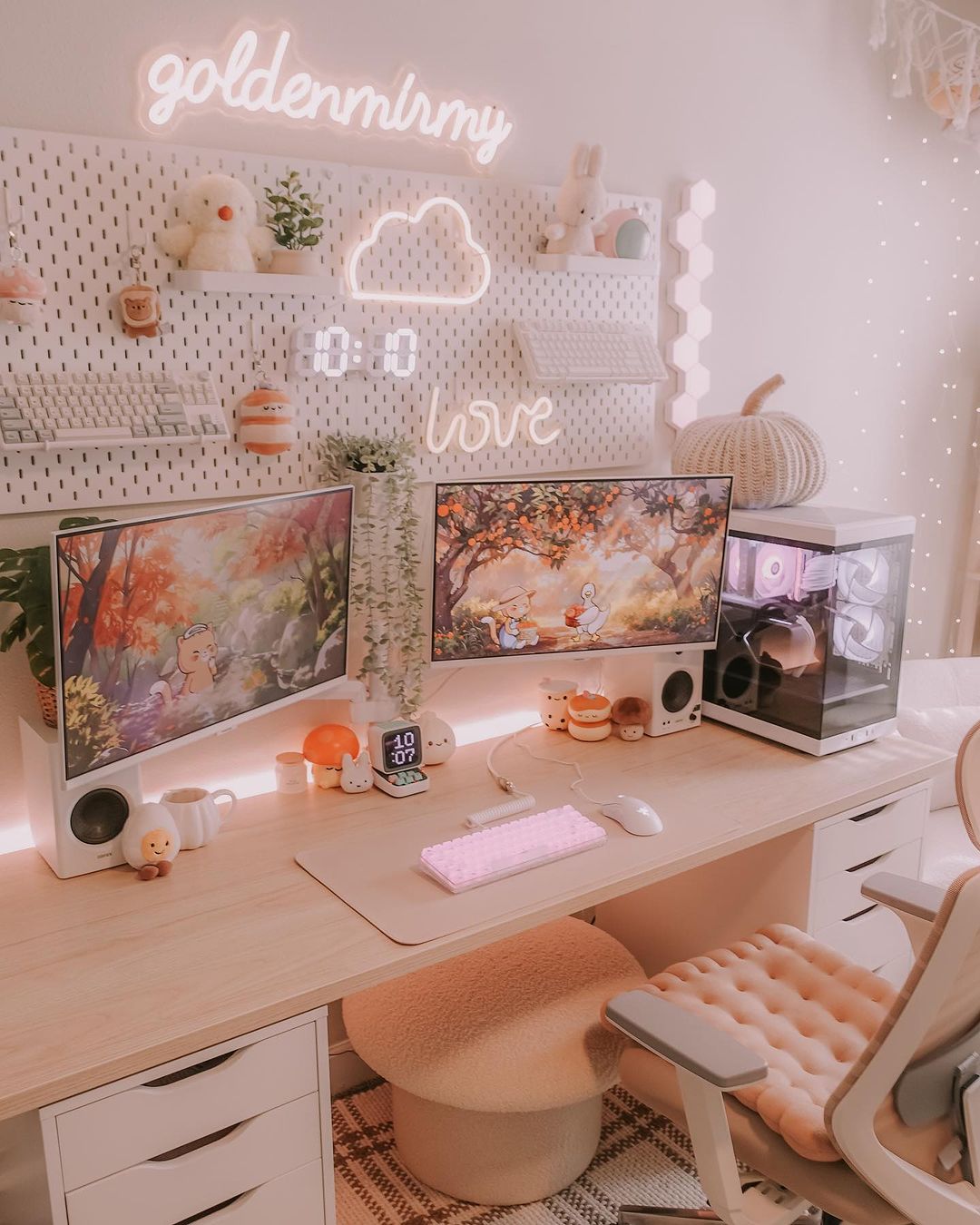 Chic Workspace Inspirations - Elevate Your Desk Aesthetic with an iMac