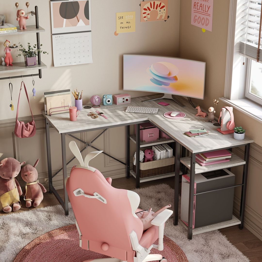 Pink Desk Paradise - Craft Your Cozy Corner